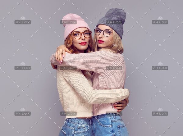 demo-attachment-732-fashion-PS5N97C